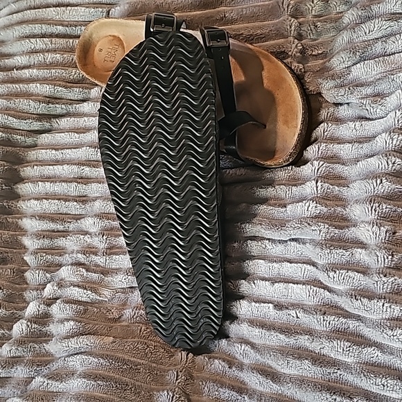 Sandals - Picture 2 of 2